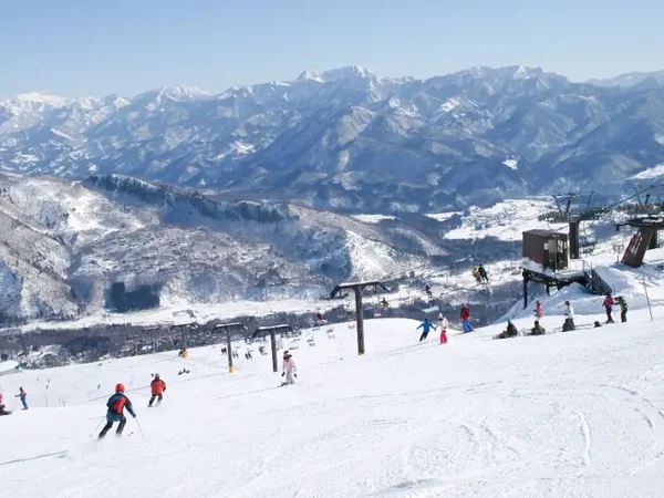 夜発日帰り/東京・横浜・お台場発 白馬八方尾根スキー場 滞在約7時間/選べるレンタル|最長滑走距離8,000m、白馬最大のビッグゲレンデ!圧倒的スケールでお楽しみいただけること間違いなし!1